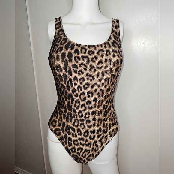 Shreanu Activity Swimsuit - Picture 2 of 16